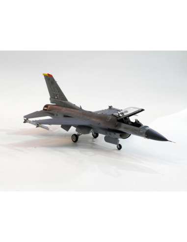Maqueta 1:72 Avion F16CJ Falcon US