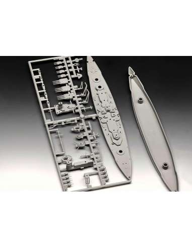 Maqueta ModelSet Barco Gneisenau 1/1200.